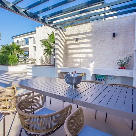 La Residenza Villa *
